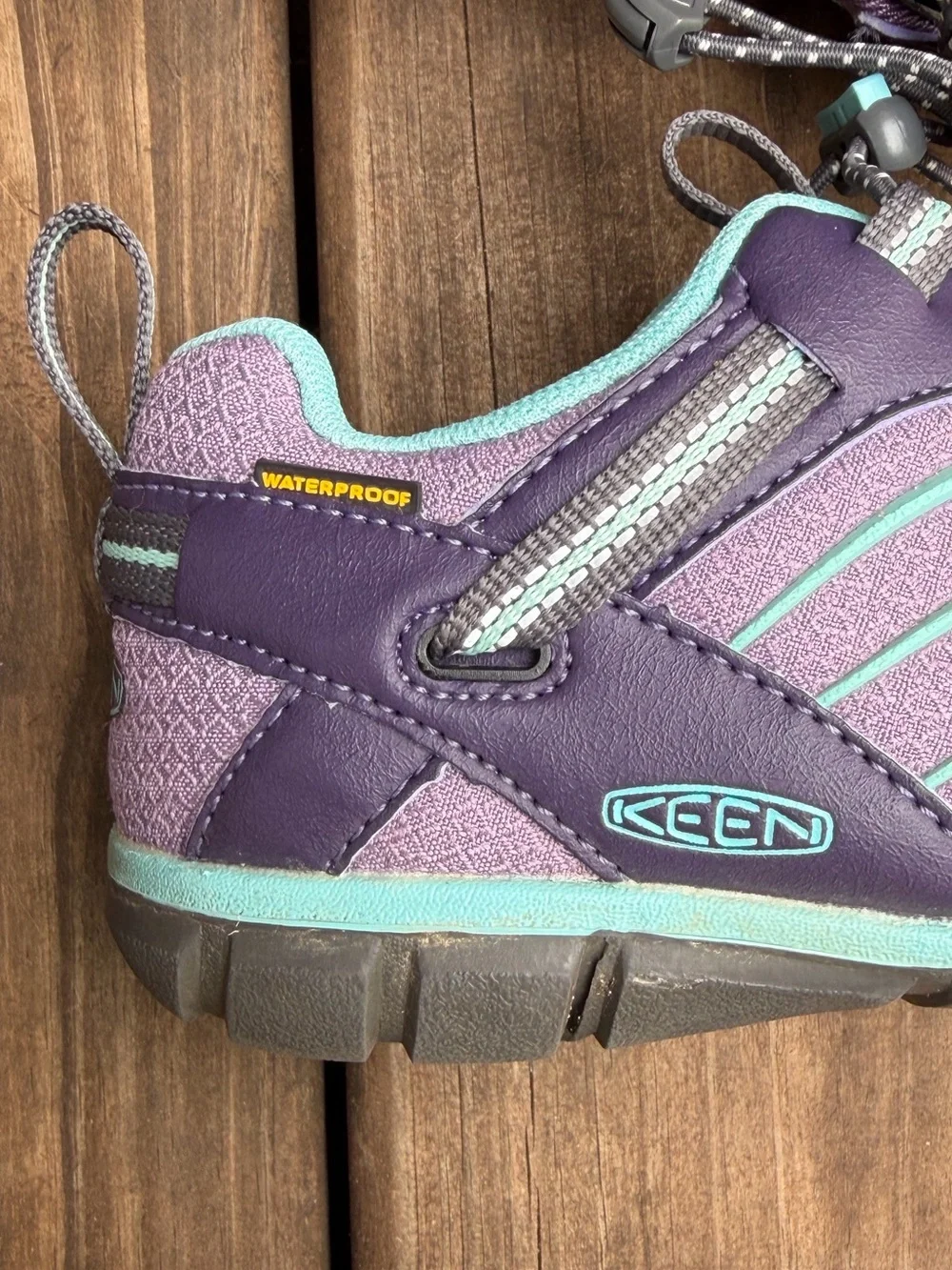 Keen Shoes Kid's Sneakers Chandler CNX Waterproof Size 2 Girl's